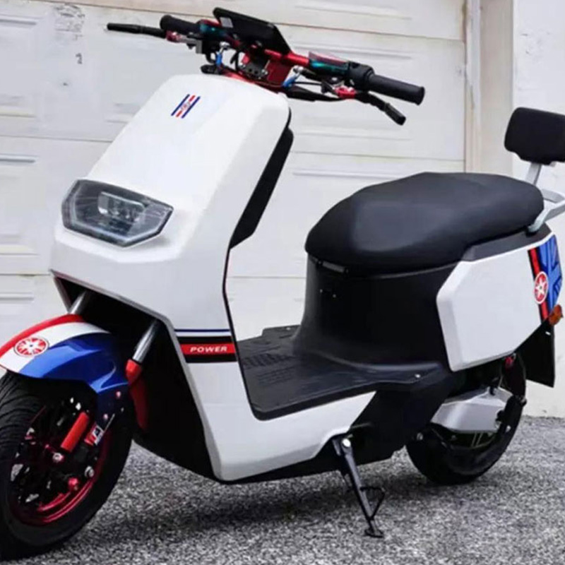 Venda quente Motocicleta elétrica 3000W Streetbike Scooter Peças de motocicleta elétrica CKD